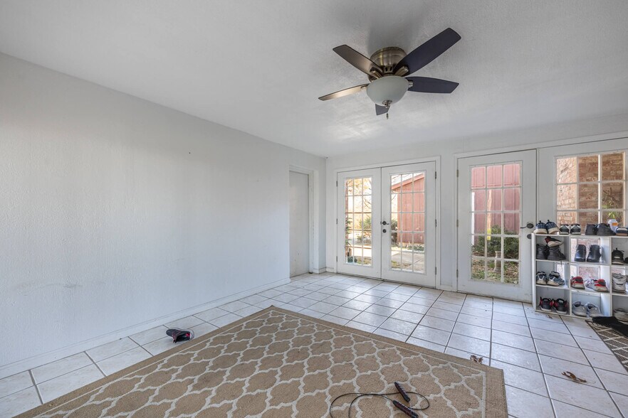 More Photos Of 5174 Hamilton Middletown Rd, Hamilton Light Distribution For Sale