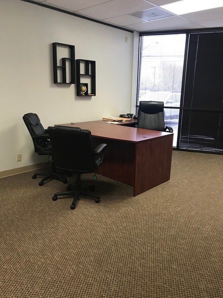 More Photos Of 5805 Callaghan Rd, San Antonio Office For Sale