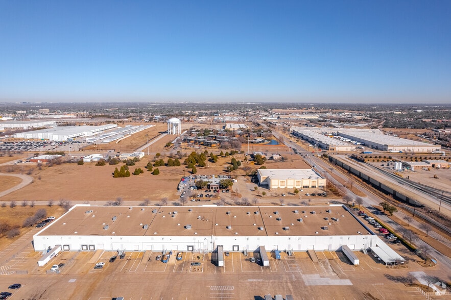 More Photos Of 1801 Big Town Blvd, Mesquite Warehouse For Lease