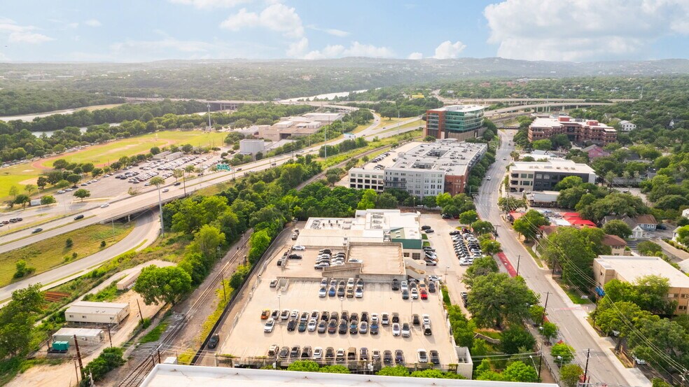 More Photos Of 1515 W 5th St, Austin General Retail For Sale