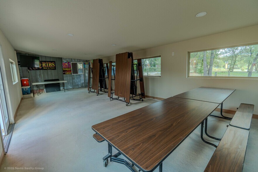 More Photos Of 3710 Waterwood Pass, Elmendorf Restaurant For Sale
