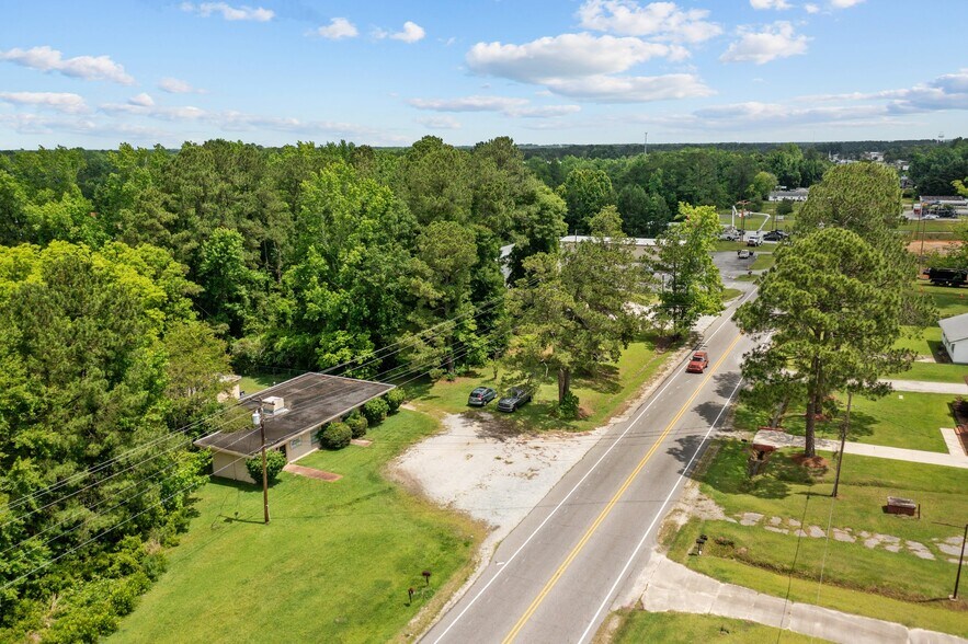 More Photos Of 3522 James B White Hwy, Whiteville Veterinarian Kennel For Sale