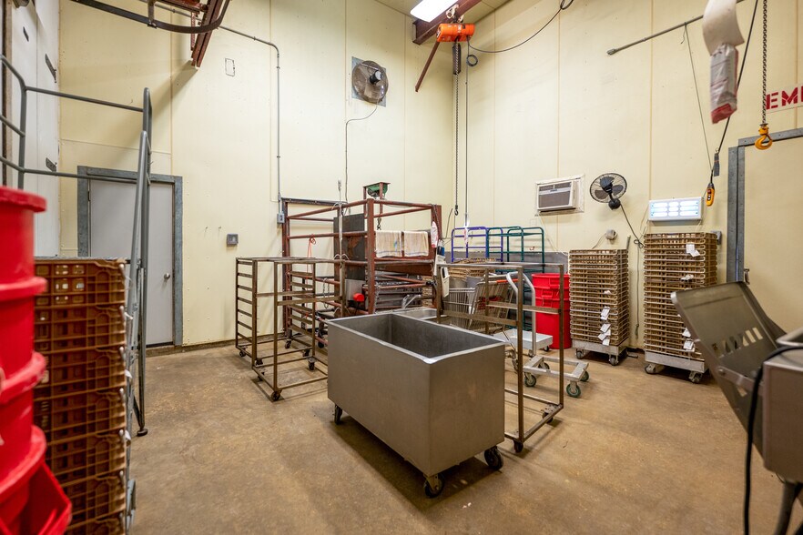 More Photos Of 4634 Highway 185, New Haven Freestanding For Sale