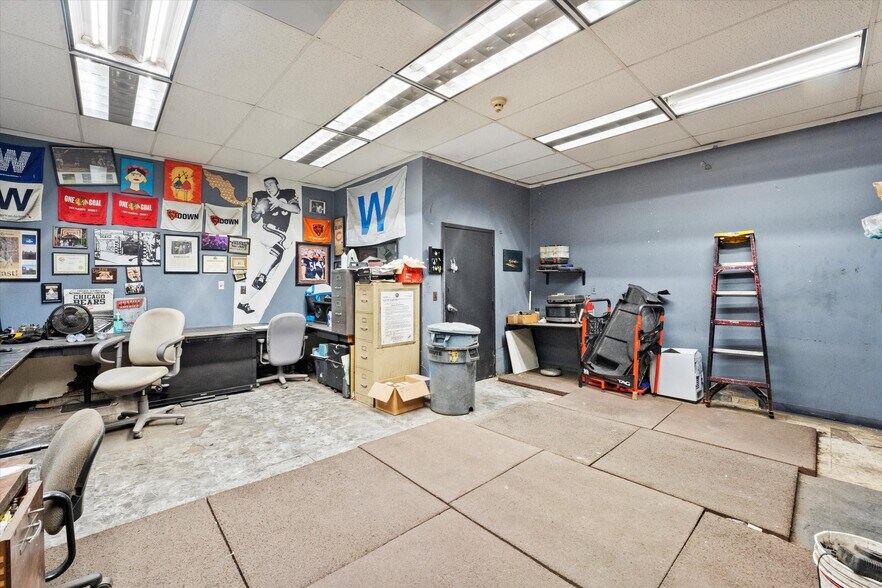 More Photos Of 2447 S Pulaski Ave, Chicago Warehouse For Sale