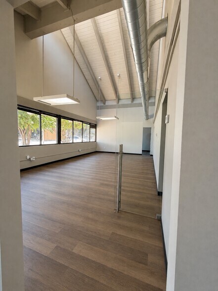 More Photos Of 3132 W 5th St, Fort Worth Office For Lease