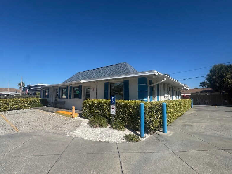 More Photos Of 6455 Gulf Blvd, Saint Petersburg Medical For Lease