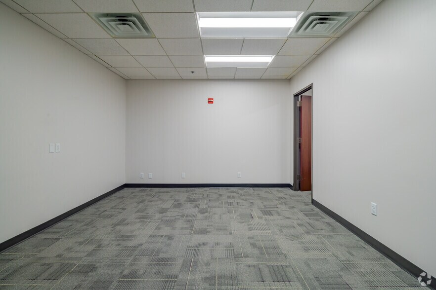 More Photos Of 711 Navarro St, San Antonio Office For Lease