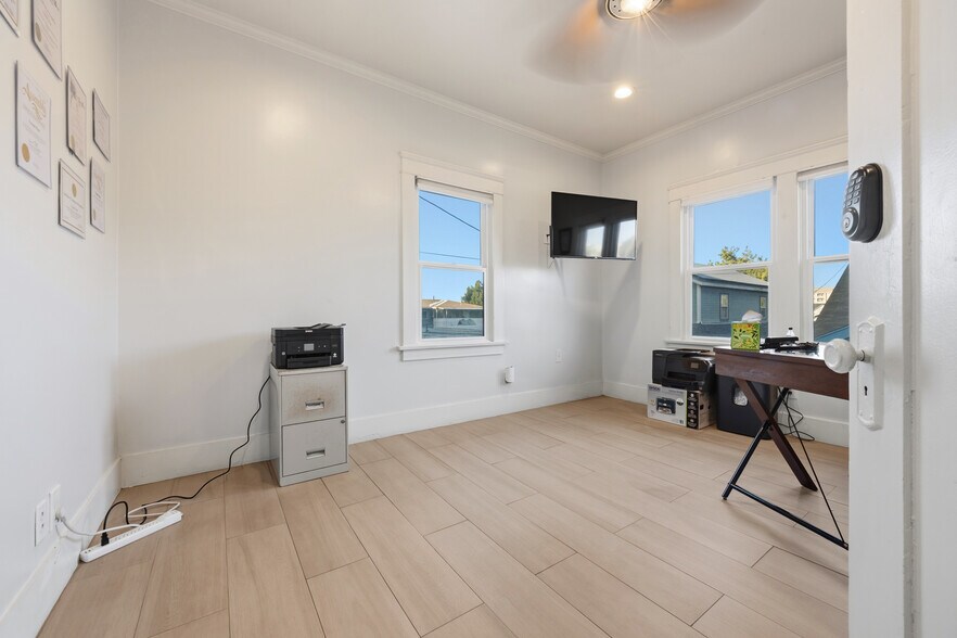 More Photos Of 325 E 14th St, Long Beach Apartments For Sale