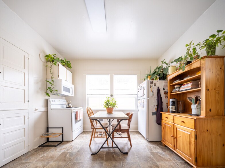 More Photos Of 3911 SE 28th Pl, Portland Apartments For Sale