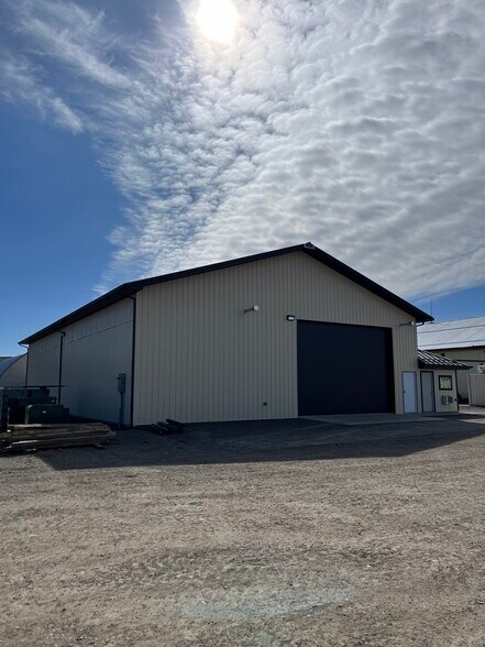 More Photos Of 2240 10th St NE st, Black Eagle Industrial For Lease