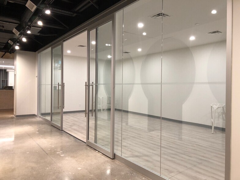 More Photos Of 480 University Ave, Toronto Office For Lease
