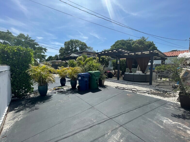 More Photos Of 210 NE 110th St, Miami Multifamily For Sale