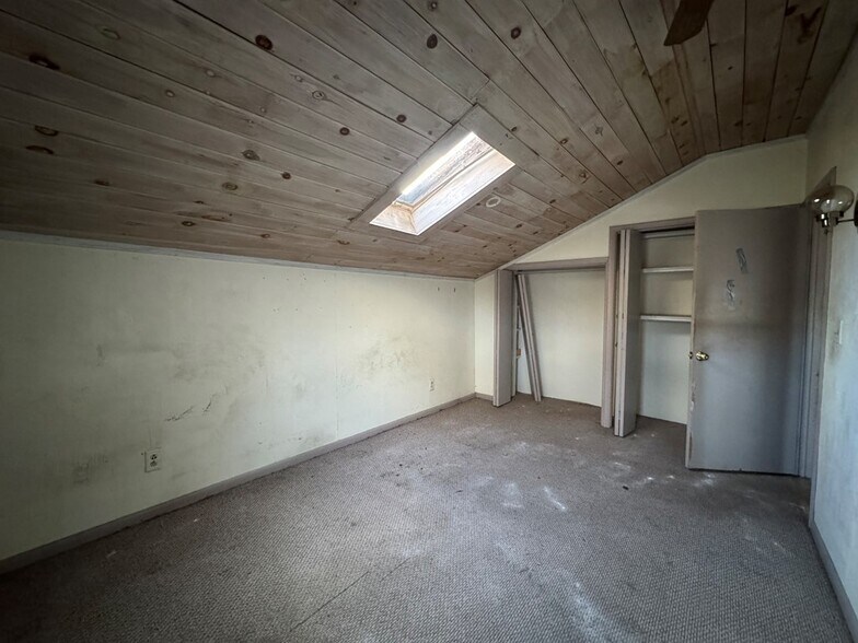 More Photos Of 563 James Monroe Ave, Monroeton Apartments For Sale