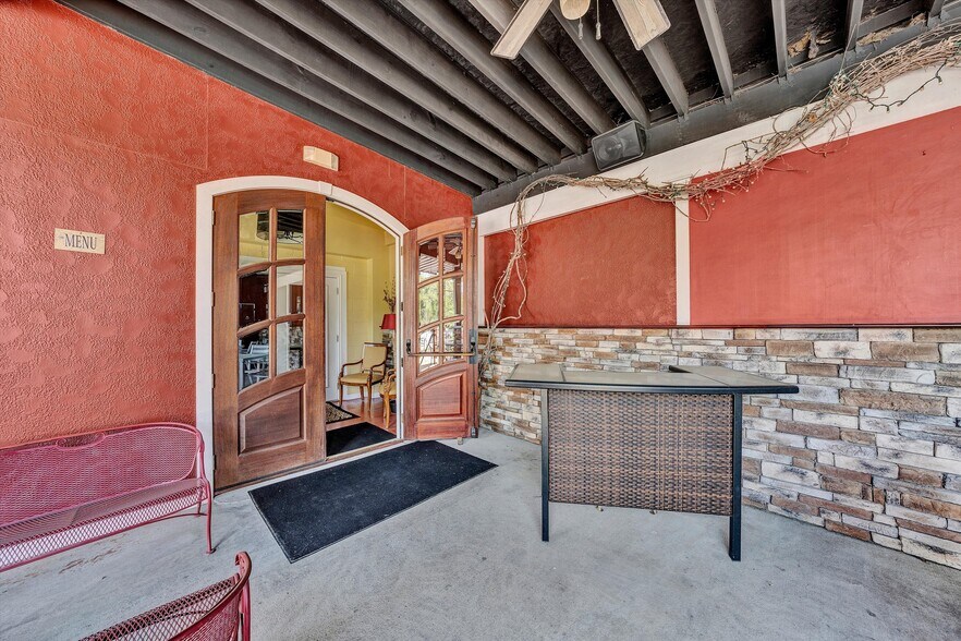 More Photos Of 106 Stoney Battery Rd, Troutville Restaurant For Sale