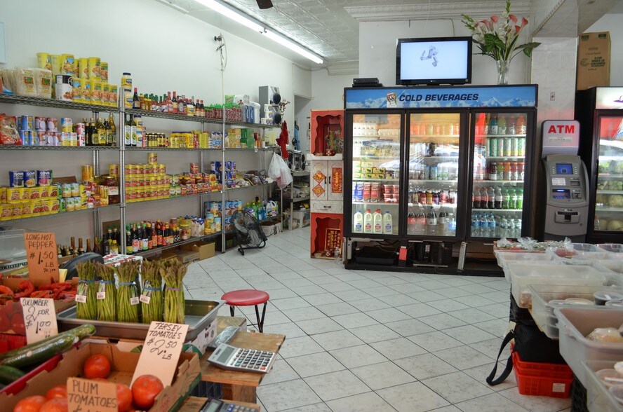 More Photos Of 911-913 S 9th St, Philadelphia Storefront Retail Residential For Lease