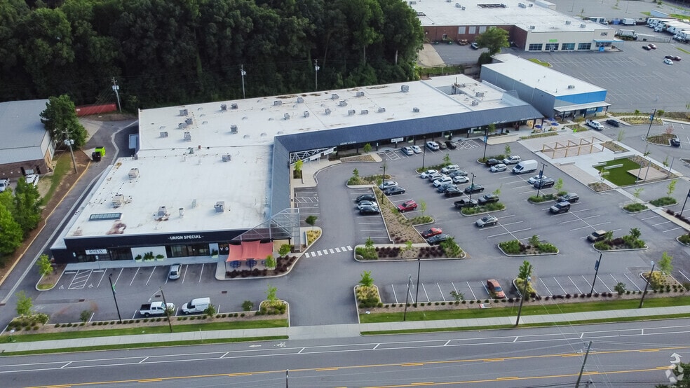 More Photos Of 2409 Crabtree Blvd, Raleigh General Retail For Lease