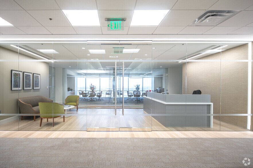 More Photos Of 777 Main St, Fort Worth Office For Lease
