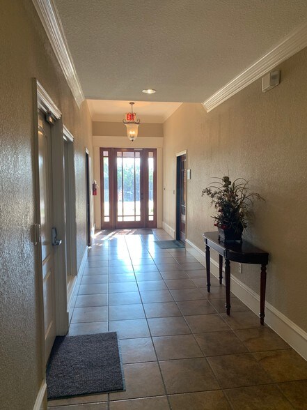 More Photos Of 875 Straus Rd, Cedar Hill Office For Lease