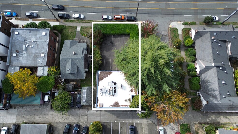 More Photos Of 207 Edgar St, Seattle Office For Sale