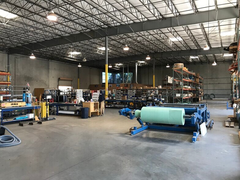 More Photos Of 188 S West Ave, Fresno Warehouse For Lease