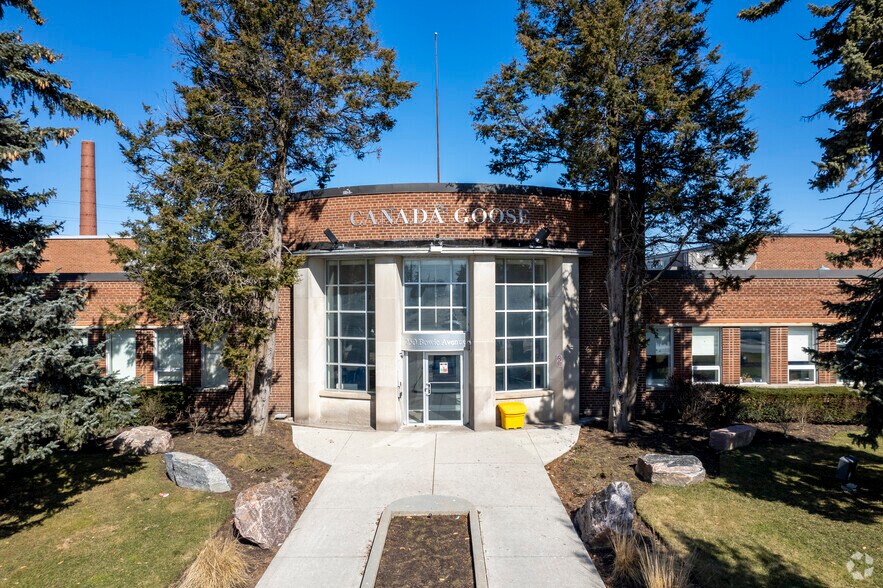 More Photos Of 250 Bowie Ave, Toronto Light Manufacturing For Lease