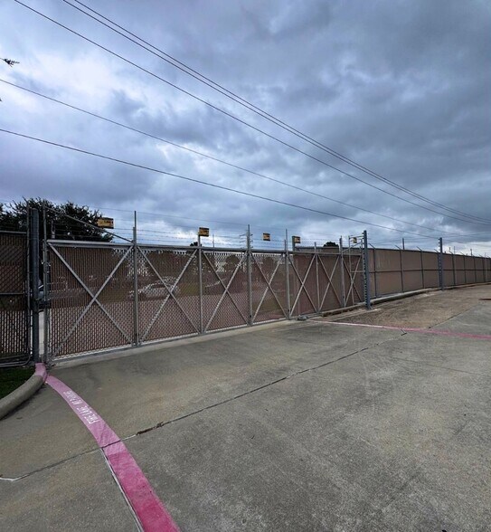 More Photos Of 2402 S Battleground Rd, Deer Park Warehouse For Sale