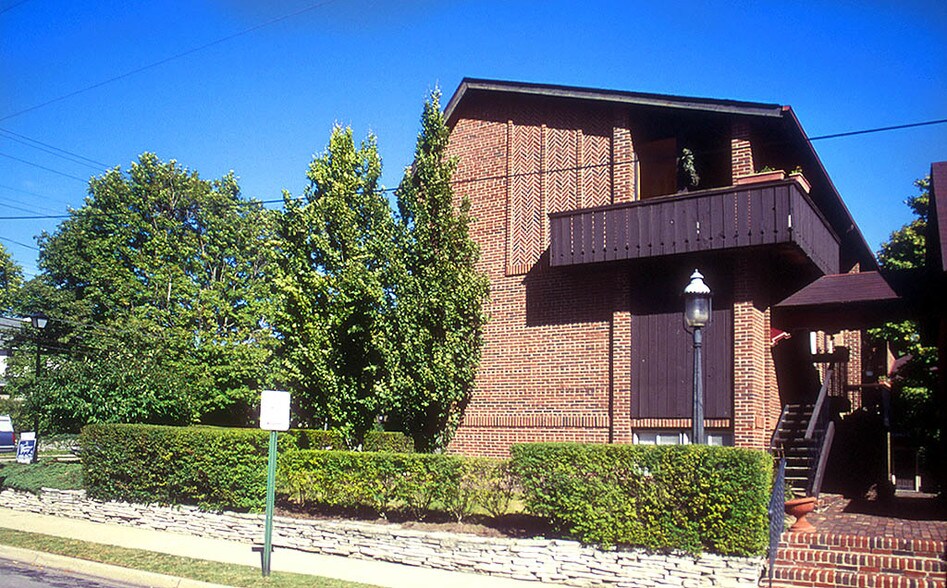 More Photos Of 1989 W 5th Ave, Columbus Office For Lease