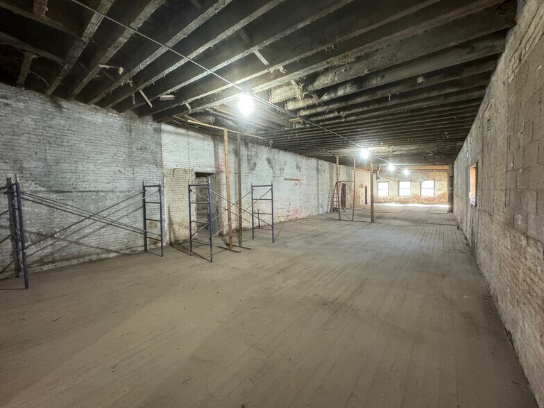 More Photos Of 265 Water St, Brooklyn Warehouse For Lease