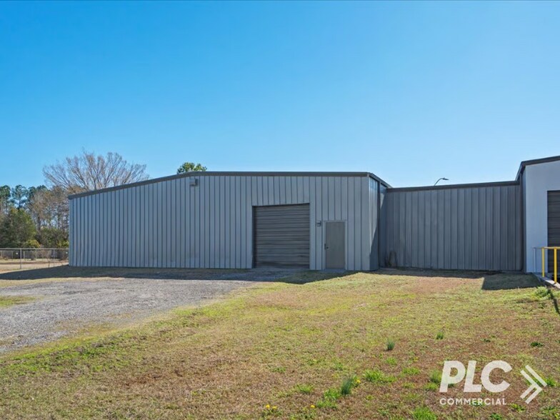 More Photos Of 907 Chestnut St, Darlington Flex For Lease
