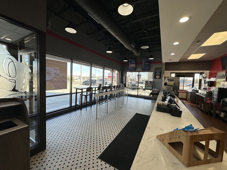 More Photos Of 1866 W Jefferson Ave, Joliet Restaurant For Lease