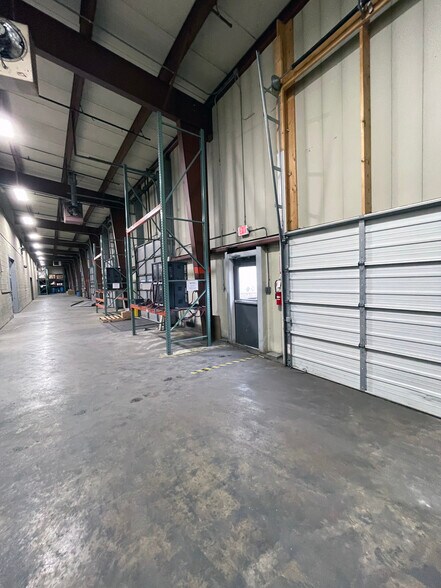 More Photos Of 61 W 2nd St, Wind Gap Warehouse For Lease