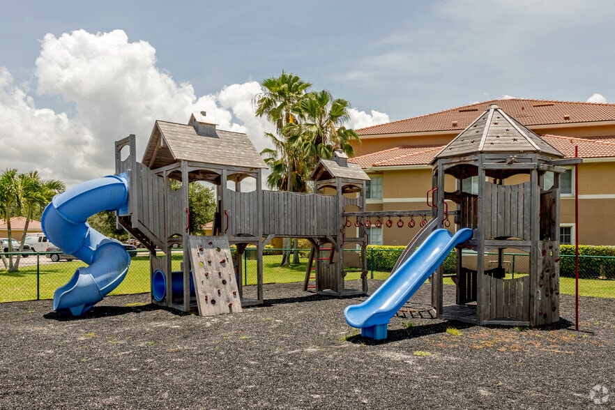More Photos Of 3817 NW Mediterranean Ln, Jensen Beach Apartments For Sale