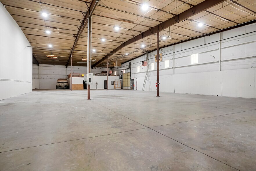 More Photos Of 5745 Monaco St, Commerce City Warehouse For Lease