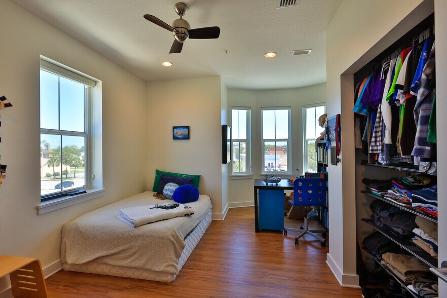 More Photos Of 215 S Palmetto Ave, Daytona Beach Office For Sale