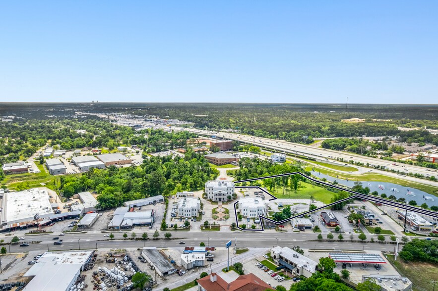 More Photos Of 815 W Davis St, Conroe Office For Sale