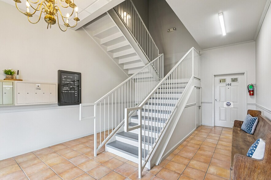 More Photos Of 1616 L And A Rd, Metairie Office For Lease