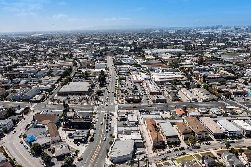 More Photos Of 1029-1033 N La Brea Ave, Inglewood Storefront For Sale