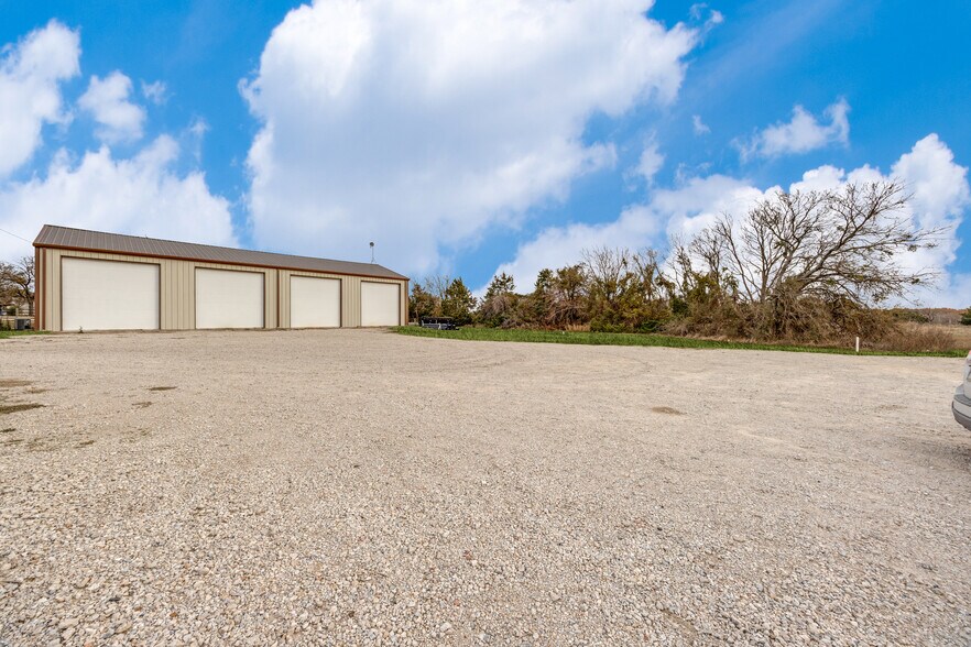 More Photos Of 15602 State Highway 160, Blue Ridge Warehouse For Sale