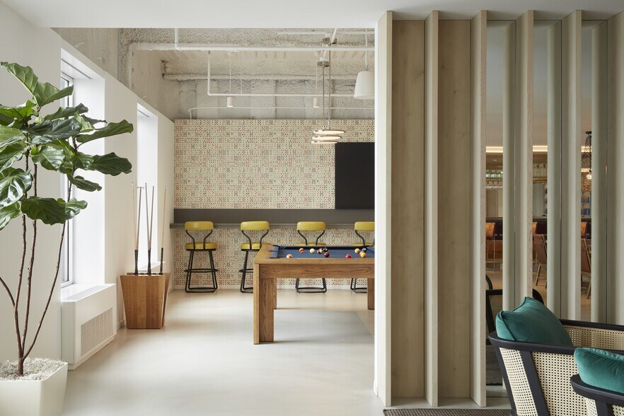 More Photos Of 200 E Randolph St, Chicago Office For Lease