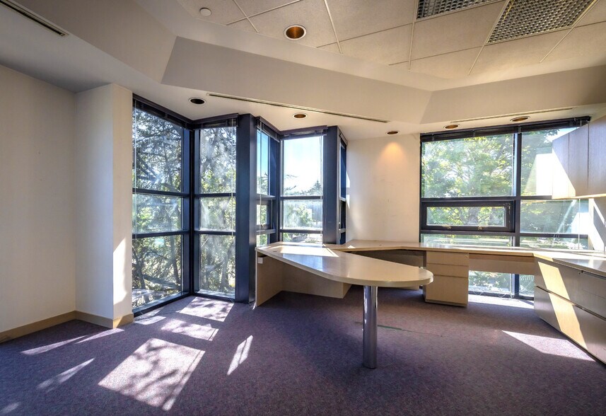 More Photos Of 9110 196A St, Langley Light Distribution For Lease