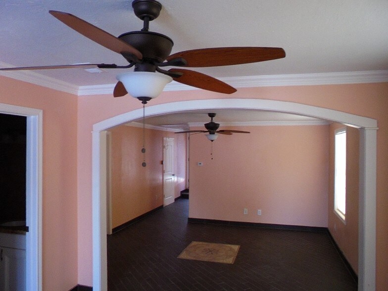 More Photos Of 11126 Timber Crest Dr, Houston Warehouse For Lease