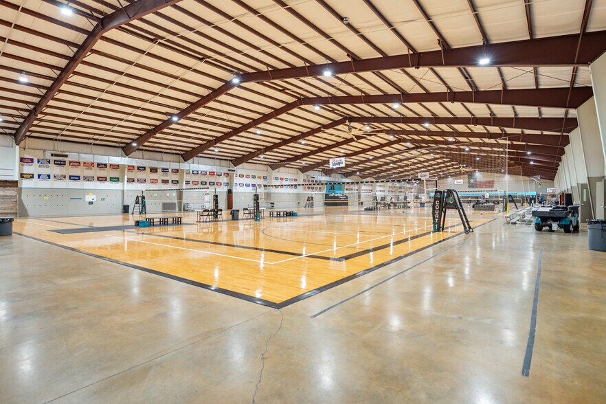 More Photos Of 8835 Wheat Cross Dr, Houston Freestanding For Sale