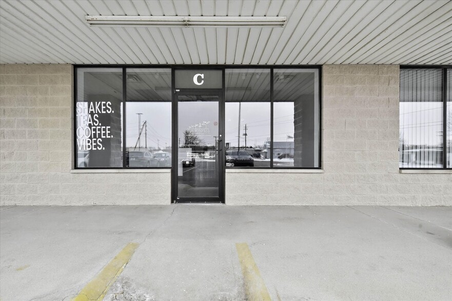 More Photos Of 1100 Croy Dr, Findlay Storefront Retail Office For Lease