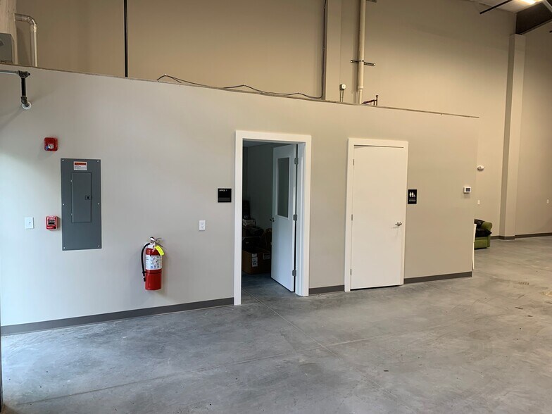 More Photos Of 51 Dynamic Dr, Scarborough Manufacturing For Sale