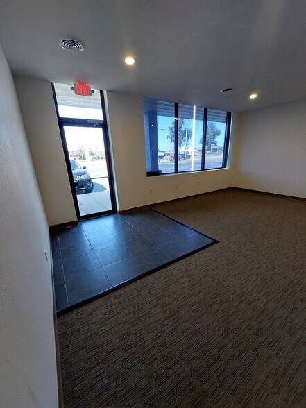 More Photos Of 825 Lexington Blvd, Fort Atkinson Freestanding For Lease