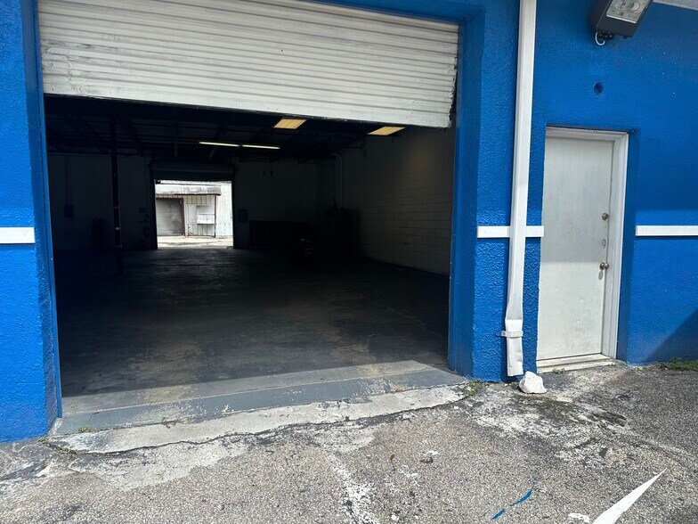 More Photos Of 3955 Saint Augustine Rd, Jacksonville Service For Lease