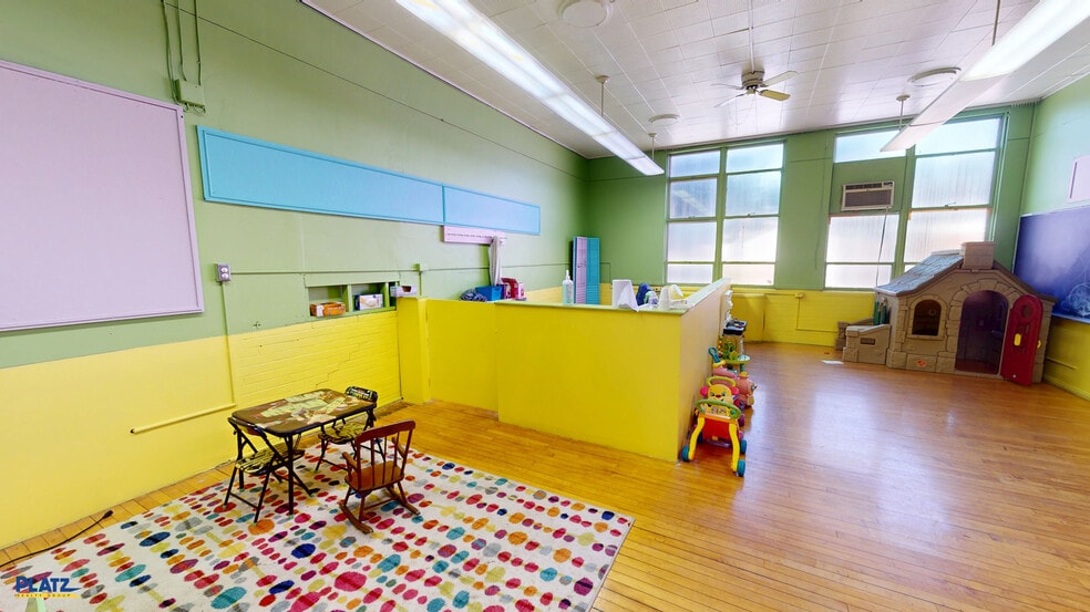 More Photos Of 2722 W Liberty St, Girard Specialty For Sale