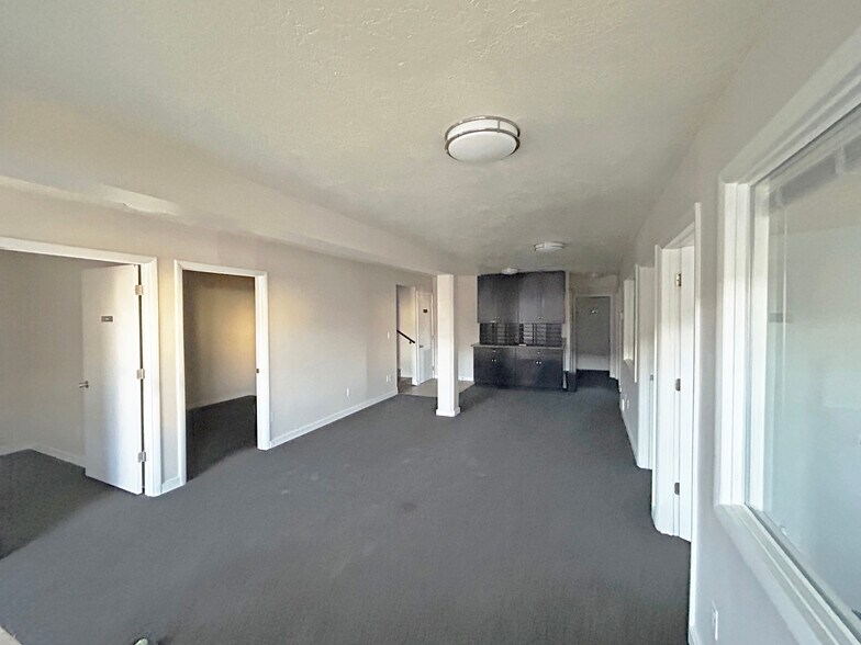 More Photos Of 518-540 S Commerce Dr, Orem Warehouse For Lease