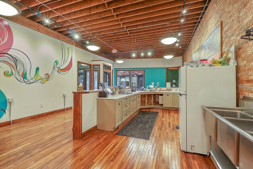 More Photos Of 8914 N Seneca St, Weedsport Freestanding For Sale