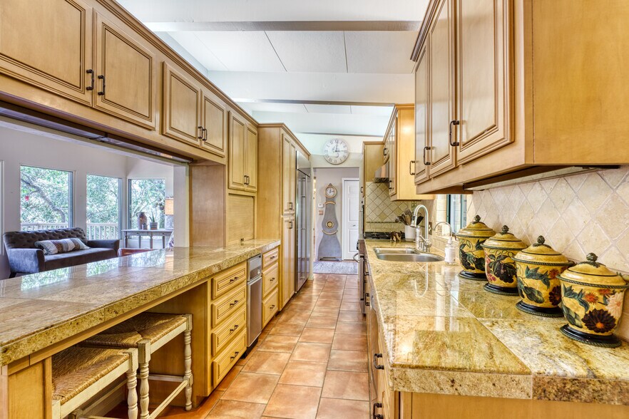 More Photos Of 880 Deer Park Rd, Saint Helena Apartments For Sale